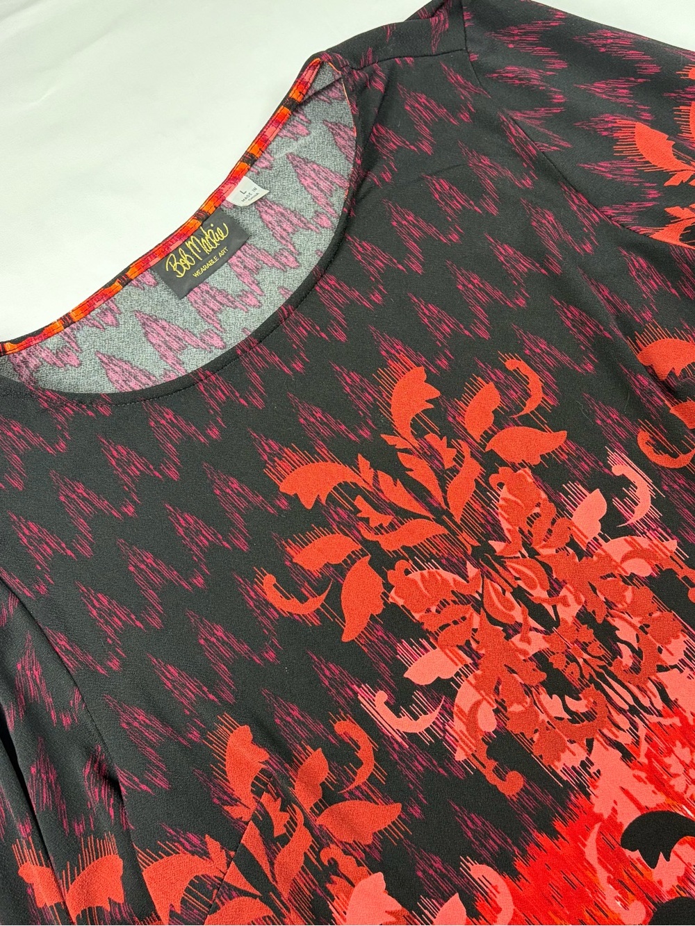 Bob Mackie Wearable Art Red Black Damask Ikat Long Sleeve Knit Scoop Blouse L